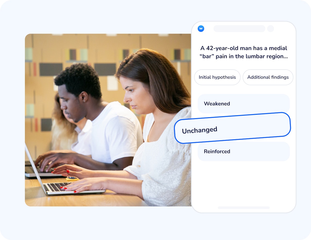 leerlingen werken op een computer