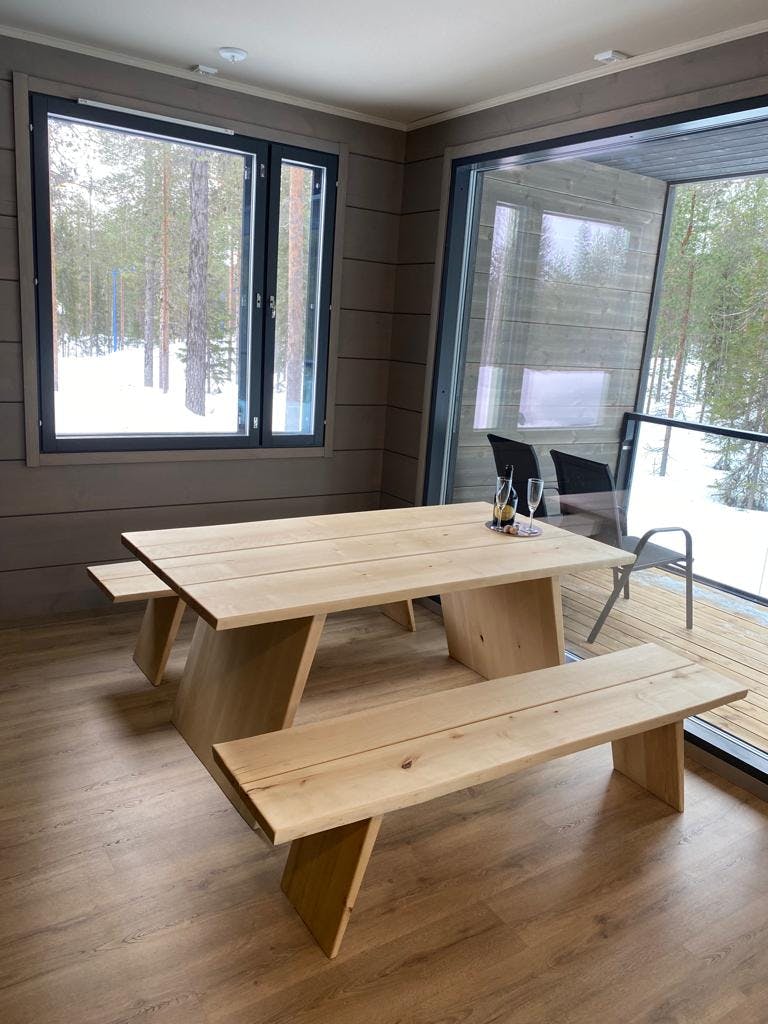 Koivupuinen pöytäryhmä