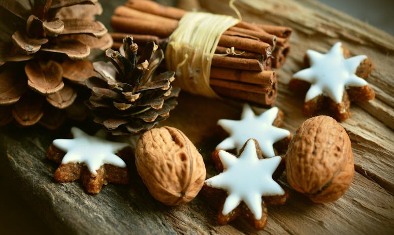 Seasonal Decorating for people with dementia