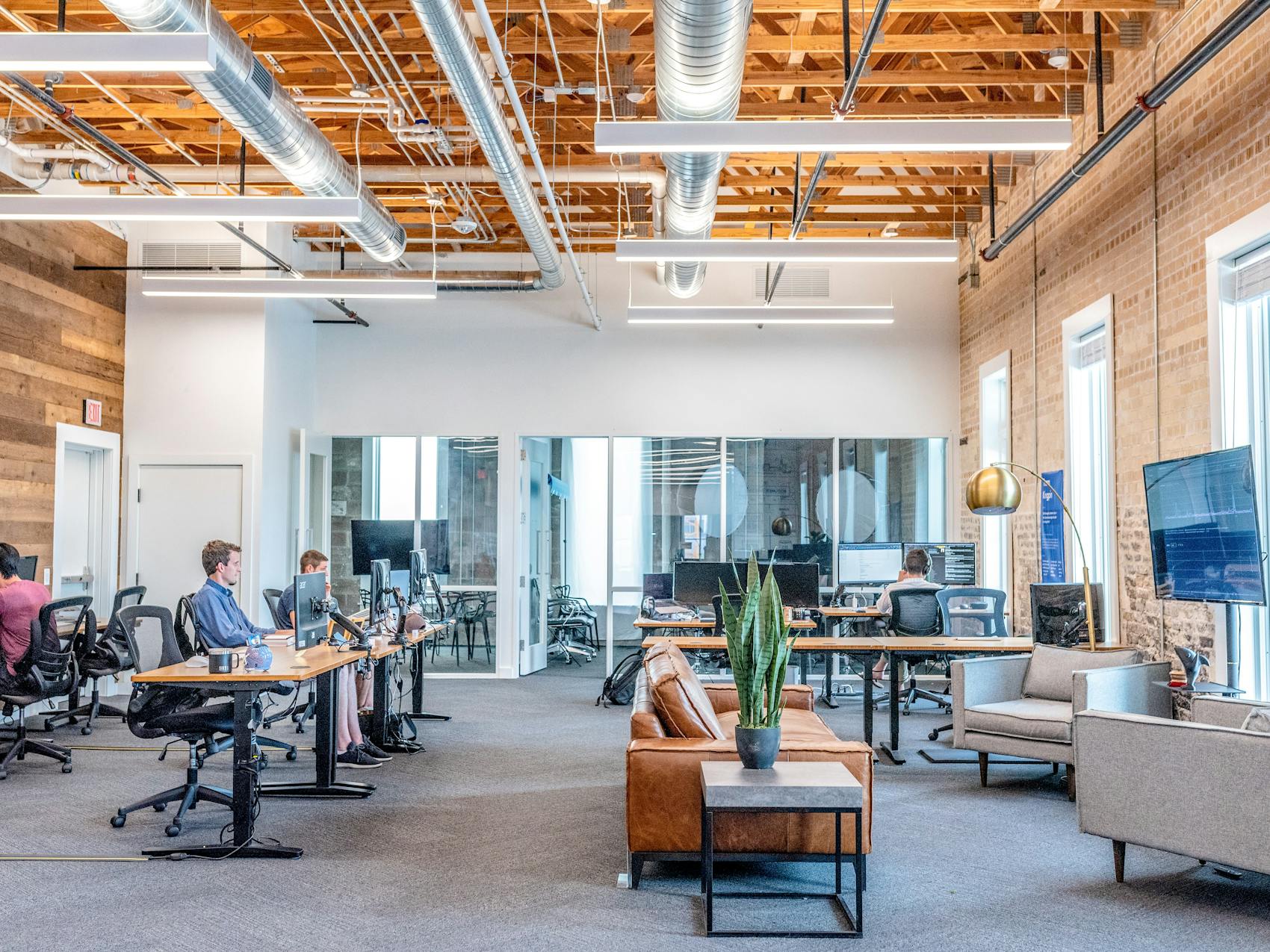 5 Reasons You Should Start a Coworking Business Now