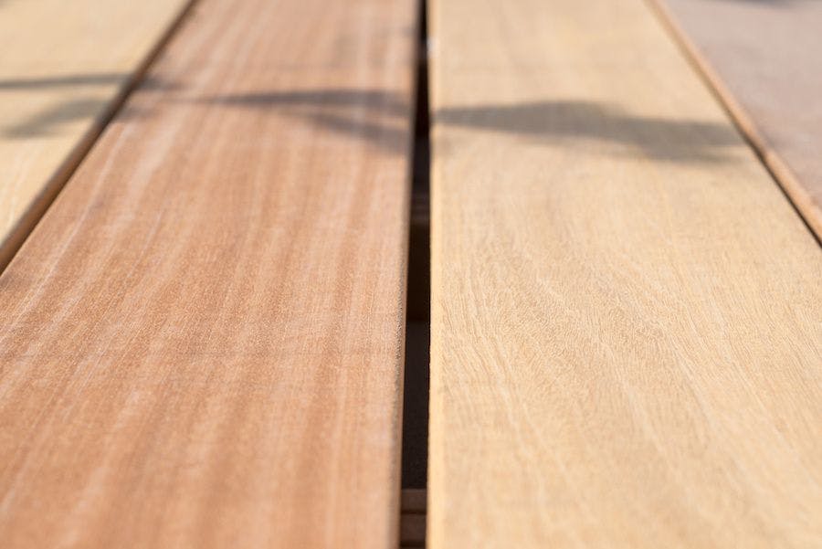 Schützen Sie Ihre Terrasse mit Hartholzöl