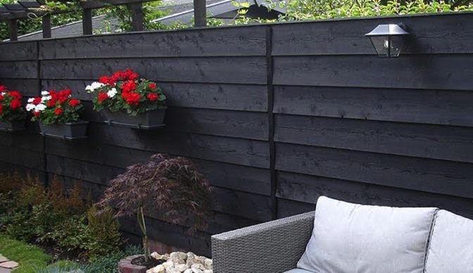 How to build a horizontal feather edge fence