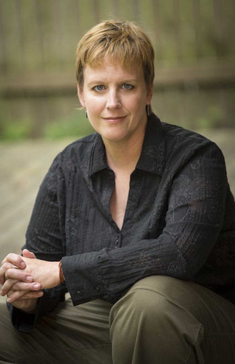 Debra Komar