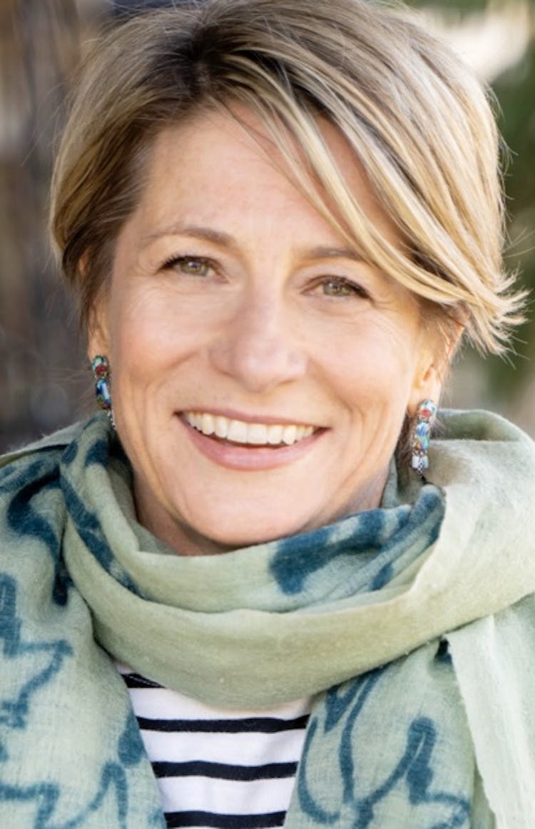 Andrea  Curtis