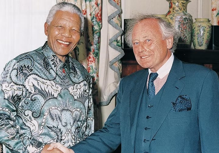 Reinhold Würth meets Nelson Mandela in 2000. He finds Nelson Mandela to be one of the people he liked meeting the most.
“That an innocent man being jailed for 25 years doesn't want revenge afterwards, although he had the power to do so, impresses me to this day. " said Reinhold Würth.