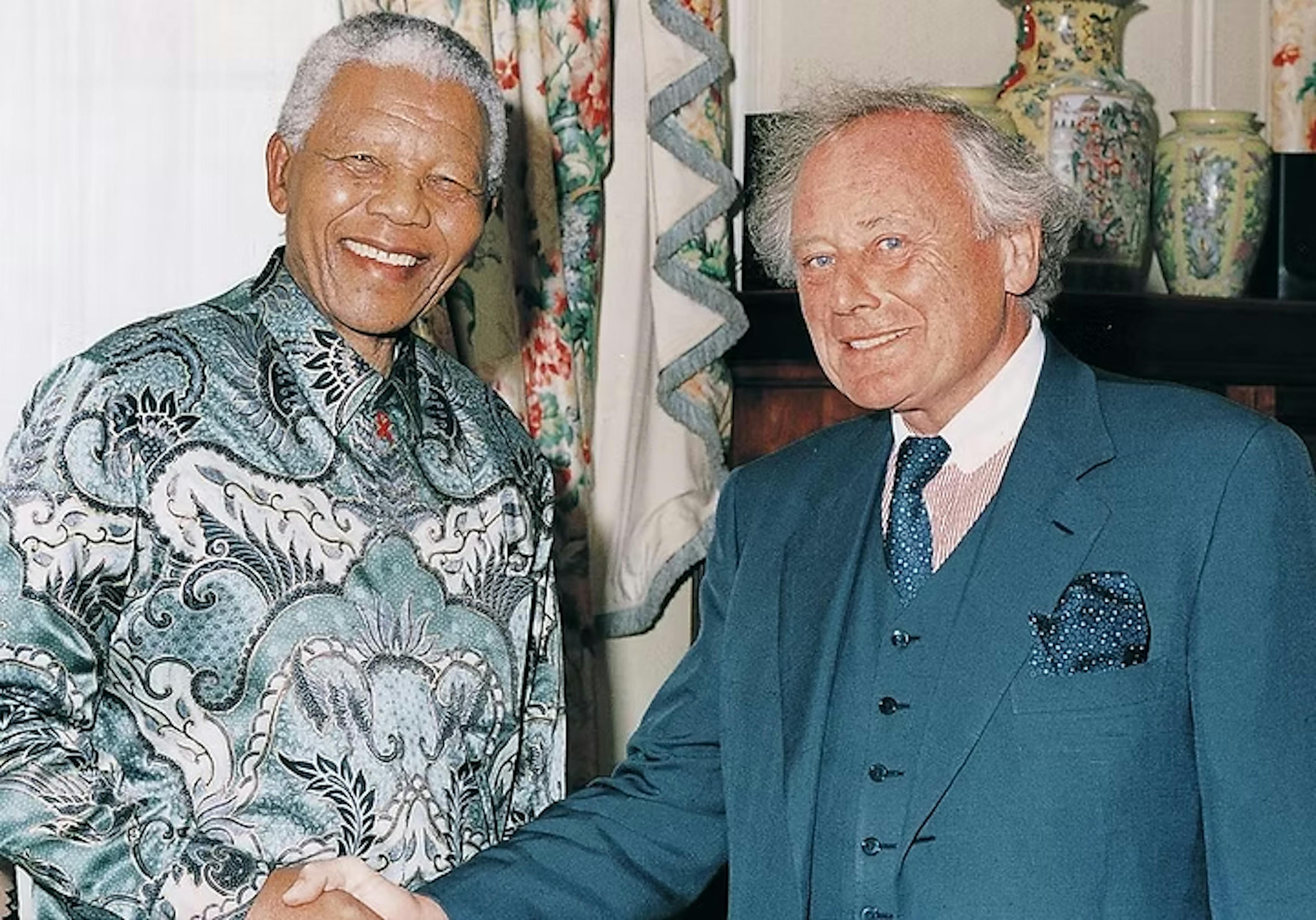 Reinhold Würth meets Nelson Mandela in 2000. He finds Nelson Mandela to be one of the people he liked meeting the most.

“That an innocent man being jailed for 25 years doesn't want revenge afterwards, although he had the power to do so, impresses me to this day. " said Reinhold Würth.