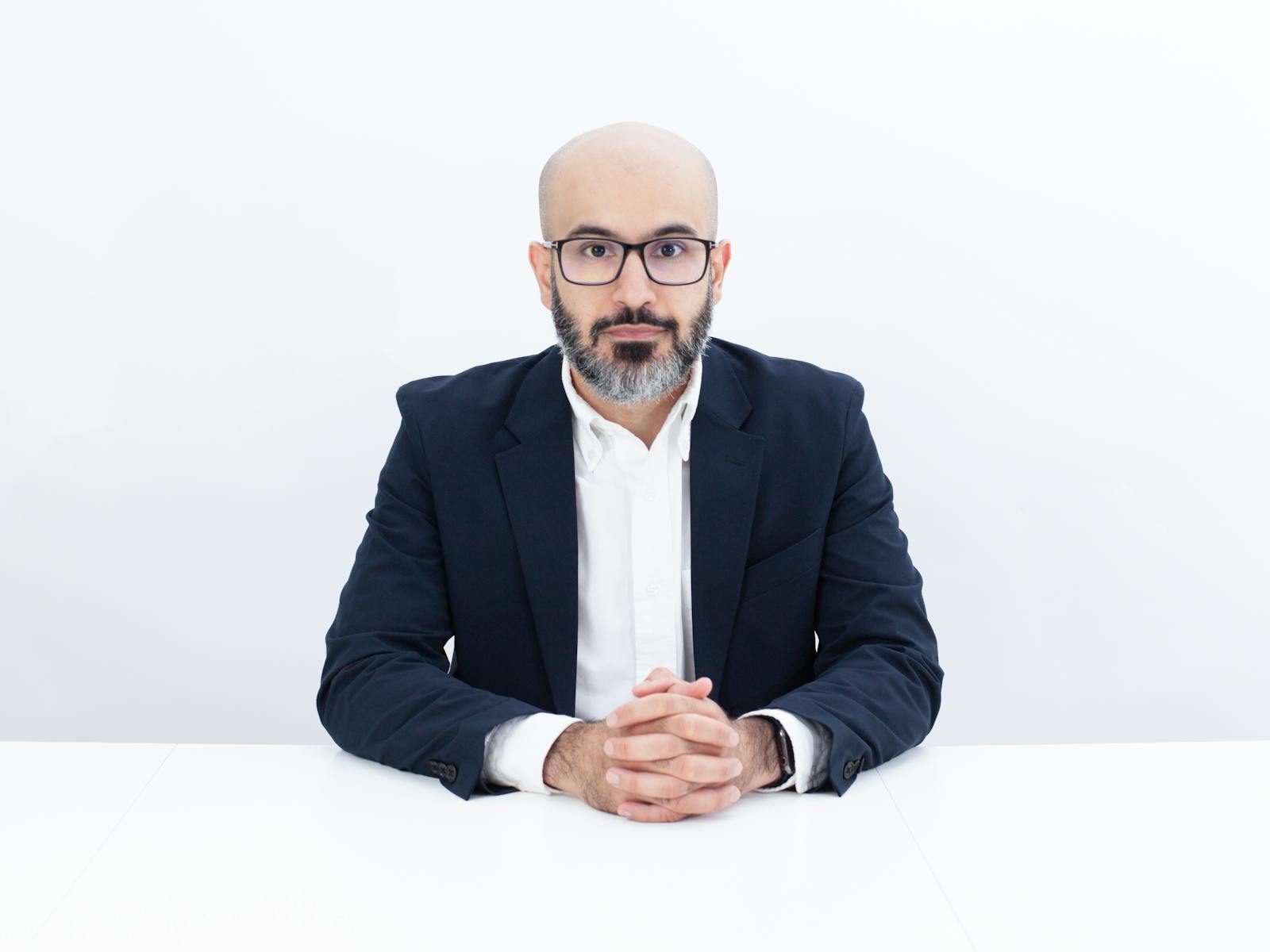 Sina Hovaisi colour