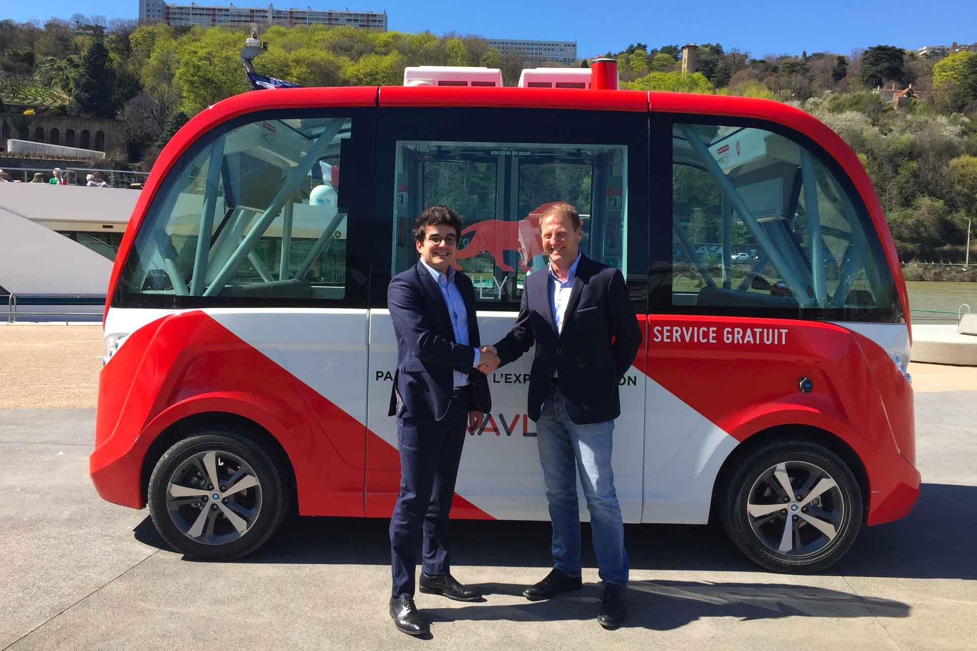 Navish Axa NAVYA et AXA lancent un partenariat pour développer des solutions d ...
