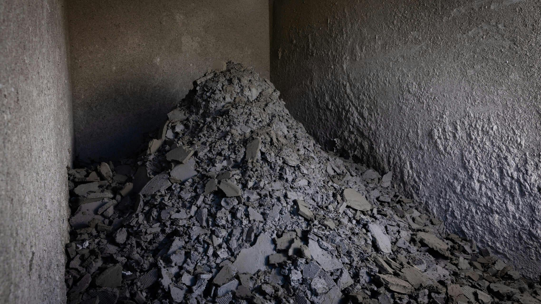 タケサイトの原料となる”生コンクリートスラッジ” 生コンクリート工場から大量に排出される廃棄物