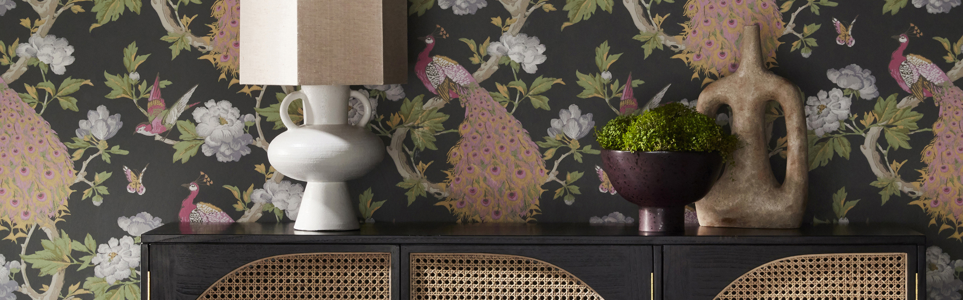 How to DIY wallpaper with @the_houseofwood