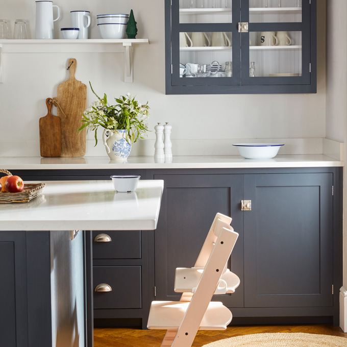 Marineblauwe verf; knus en verfijnd