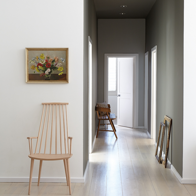 How to Decorate a Hallway