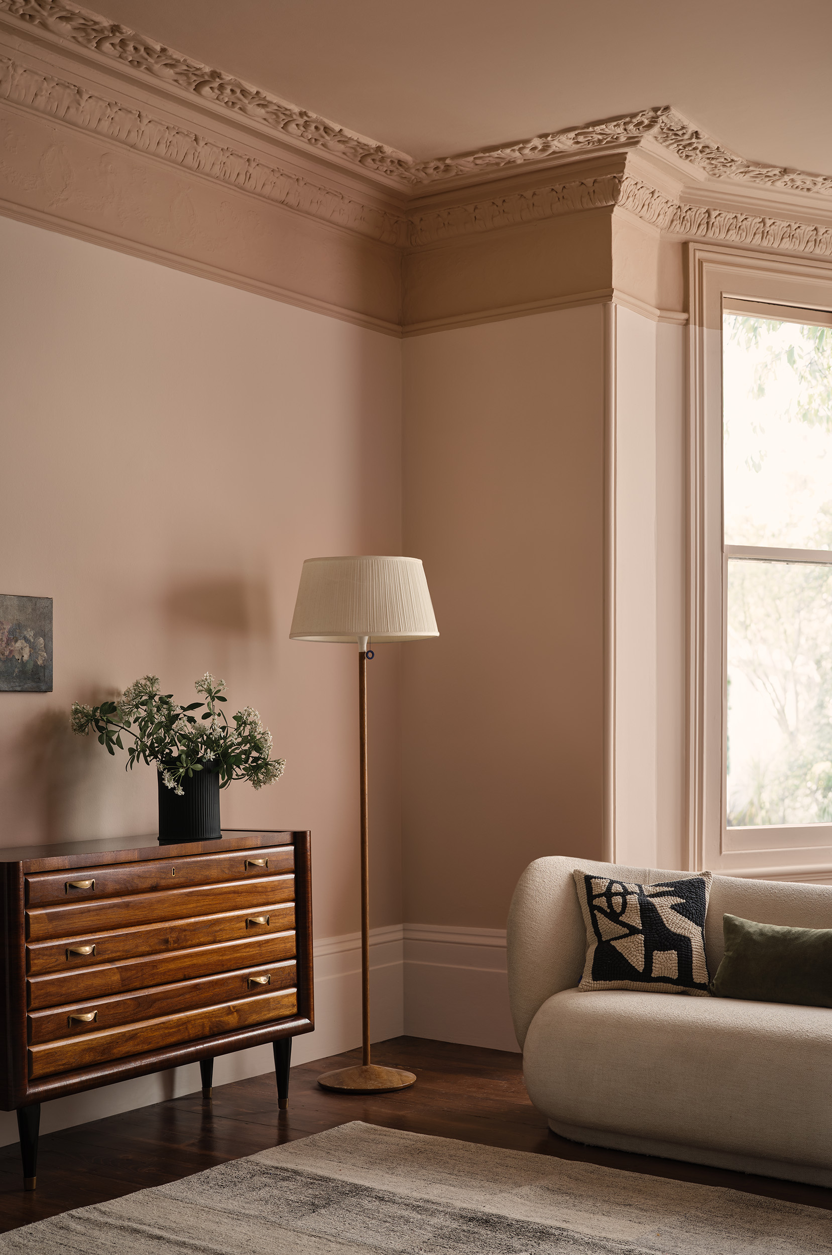 The best warm neutral paint colours for harmonious interiors