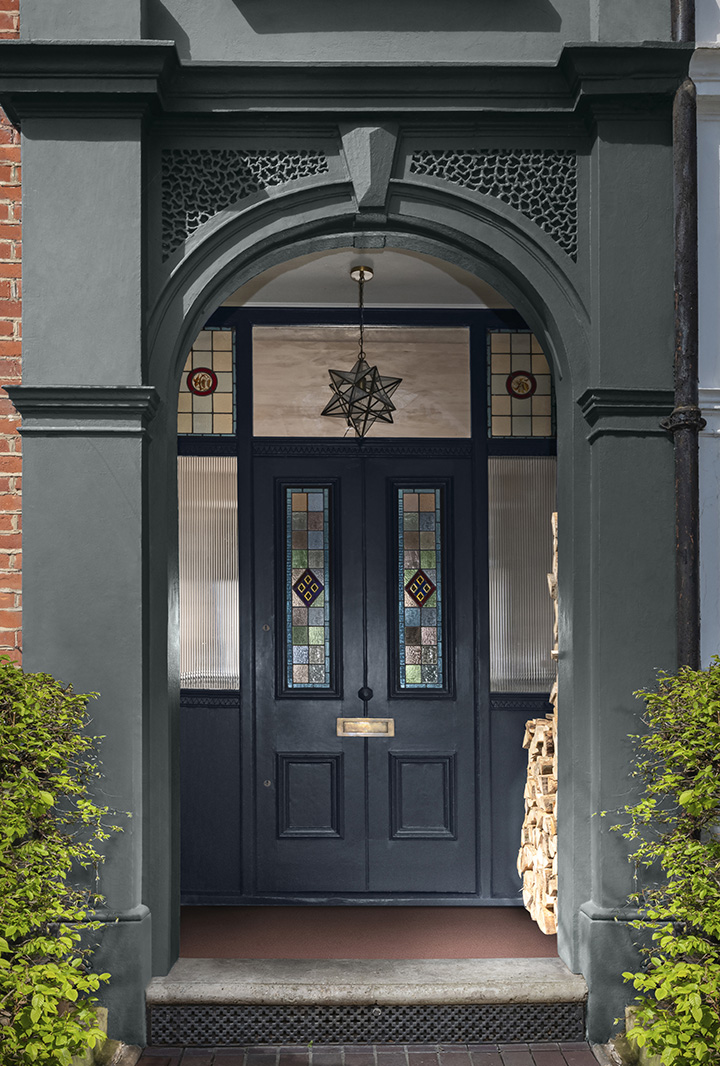 Update your front door with the selfpriming Architects’ finishes
