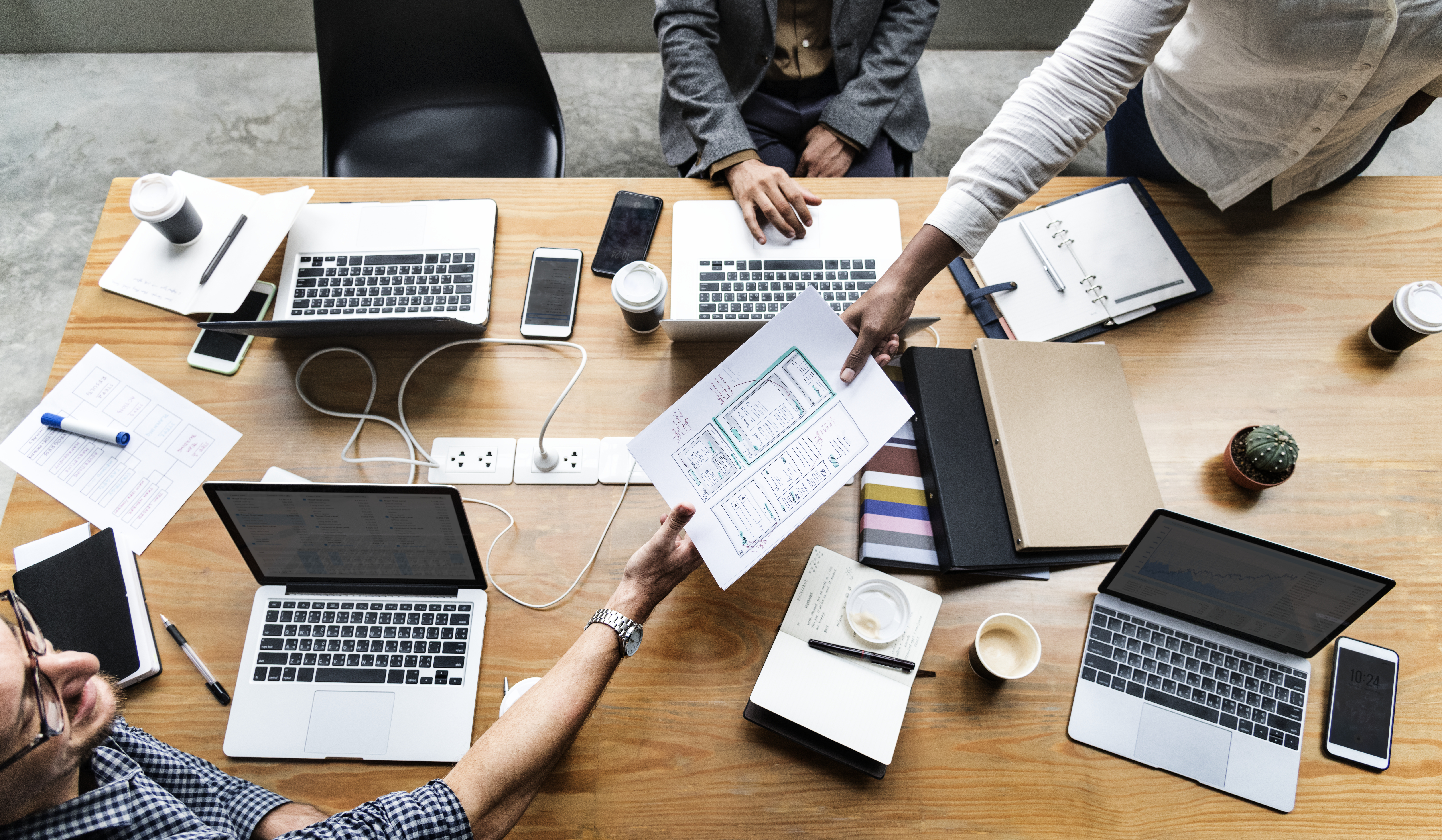 People working in an intelligent office to increase efficiency