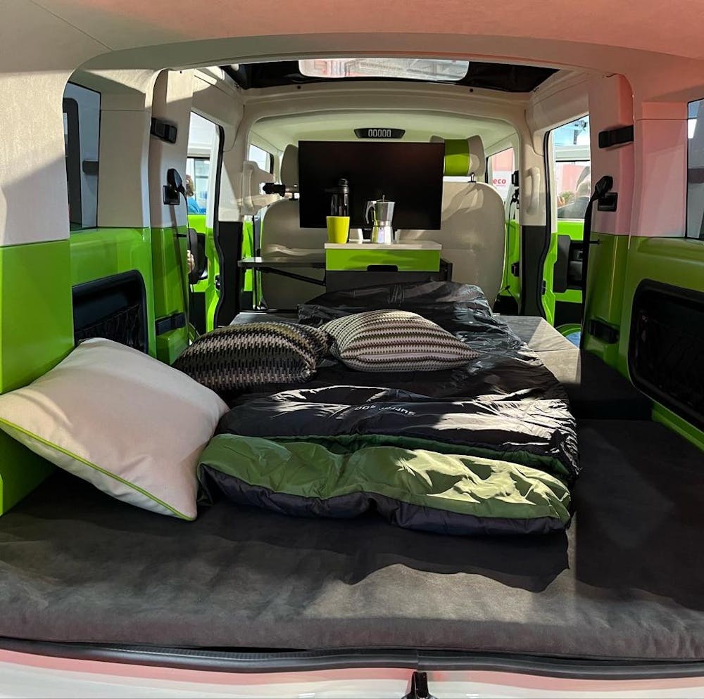Den XBUS Camper können Sie im Autohaus Hoffmann in Sundern und Winterberg vorbestellen.