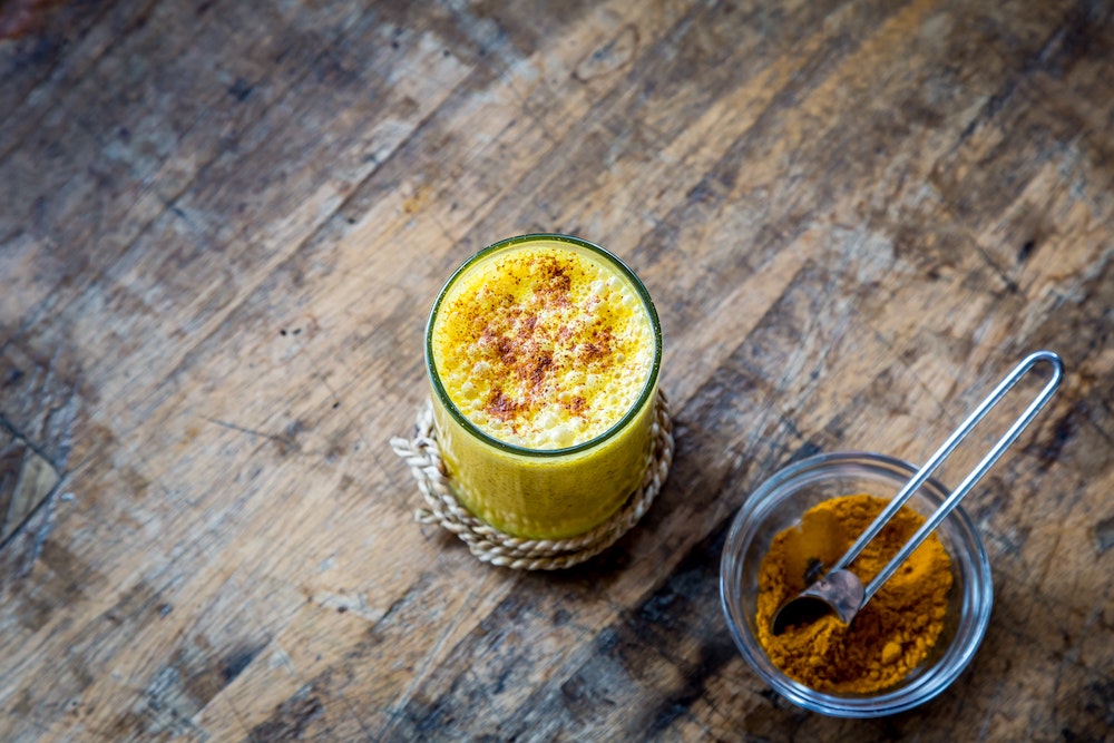kurkuma-goldene-milch-gelassen-menopause
