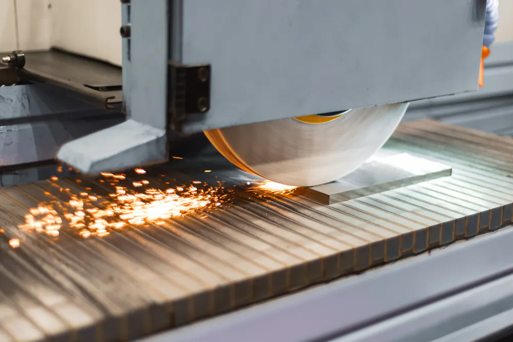 Ginding Machine Types 19 Types of Grinding Machines and Their Uses | Xometry