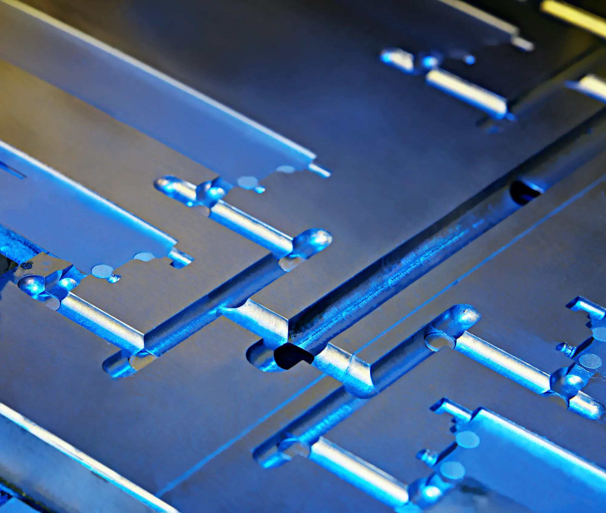 Injection Molding Bridge Tooling Service | Instant Quote