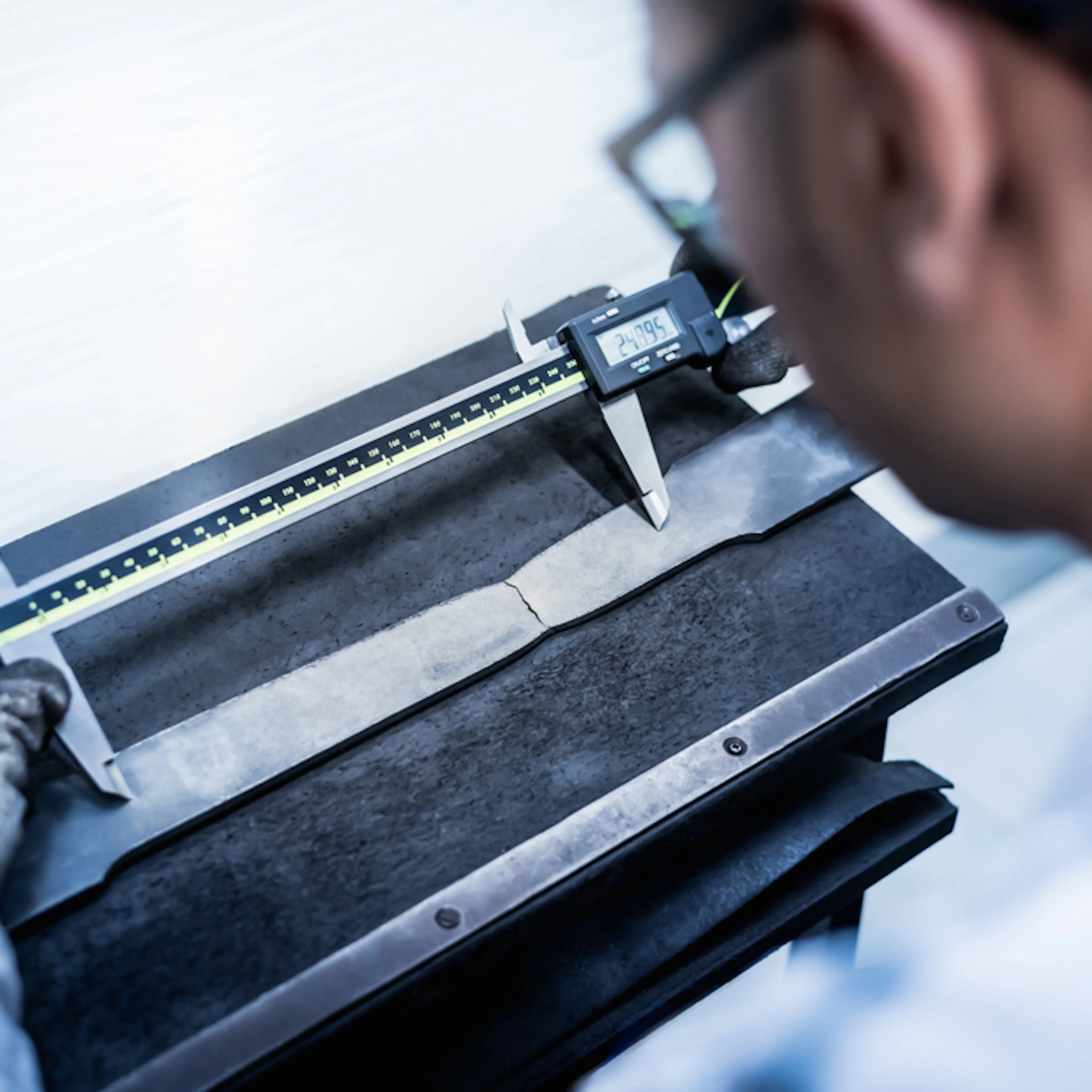 Measuring elongation. Image Credit: Shutterstock.com/N_Sakarin