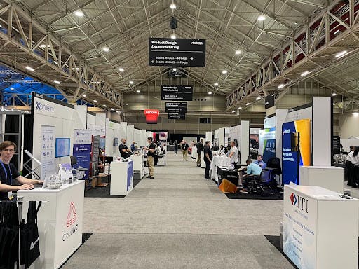 a pciture of the Autodesk University show floor