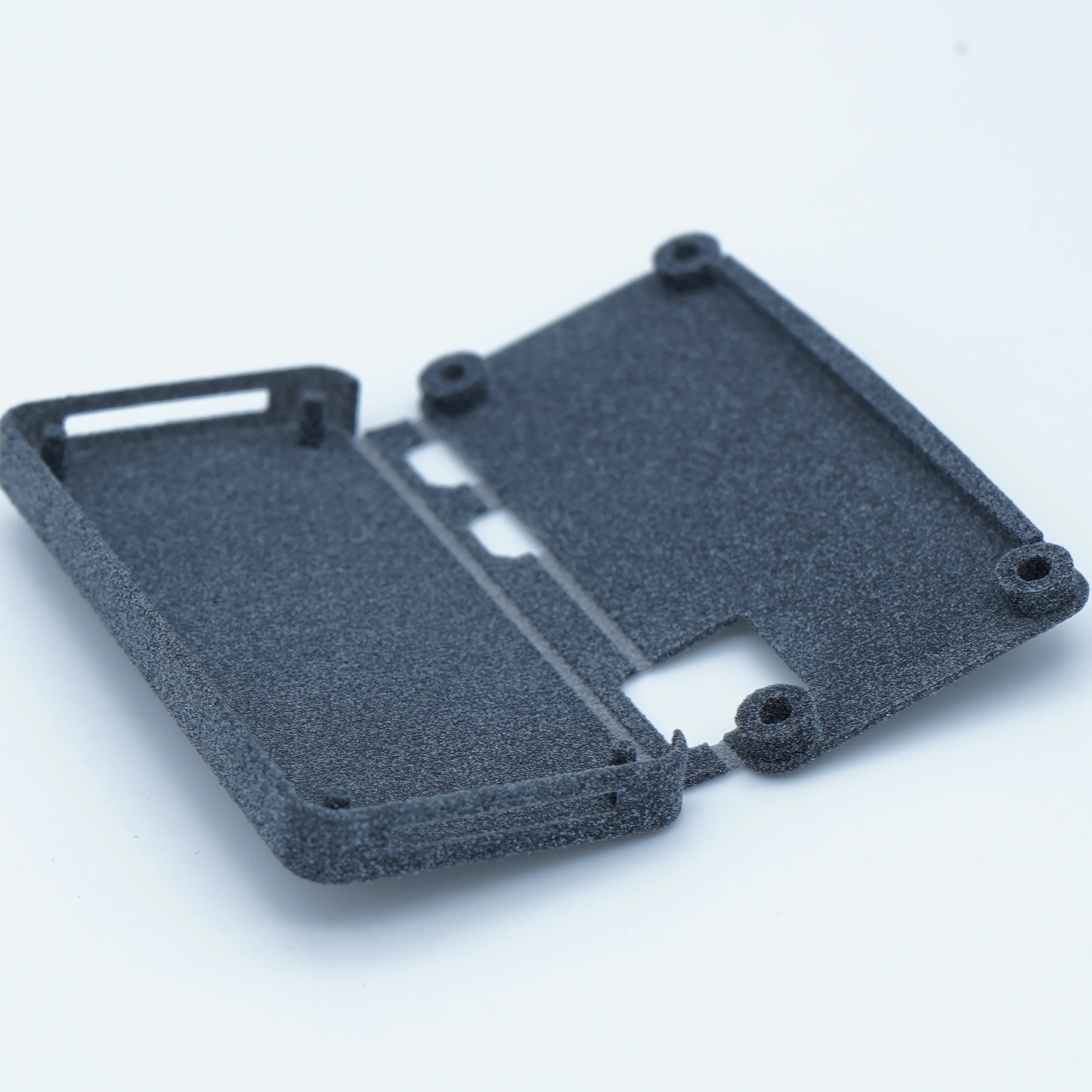 Flexible polypropylene prints with hinges