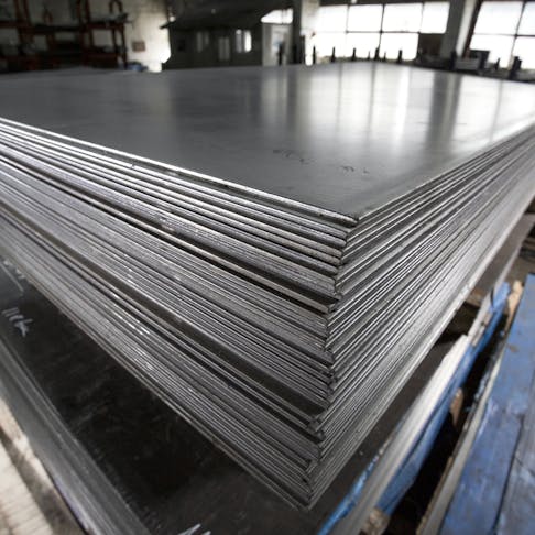 434 stainless steel plates. Image Credit: Shutterstock.com/Alexandru Rosu