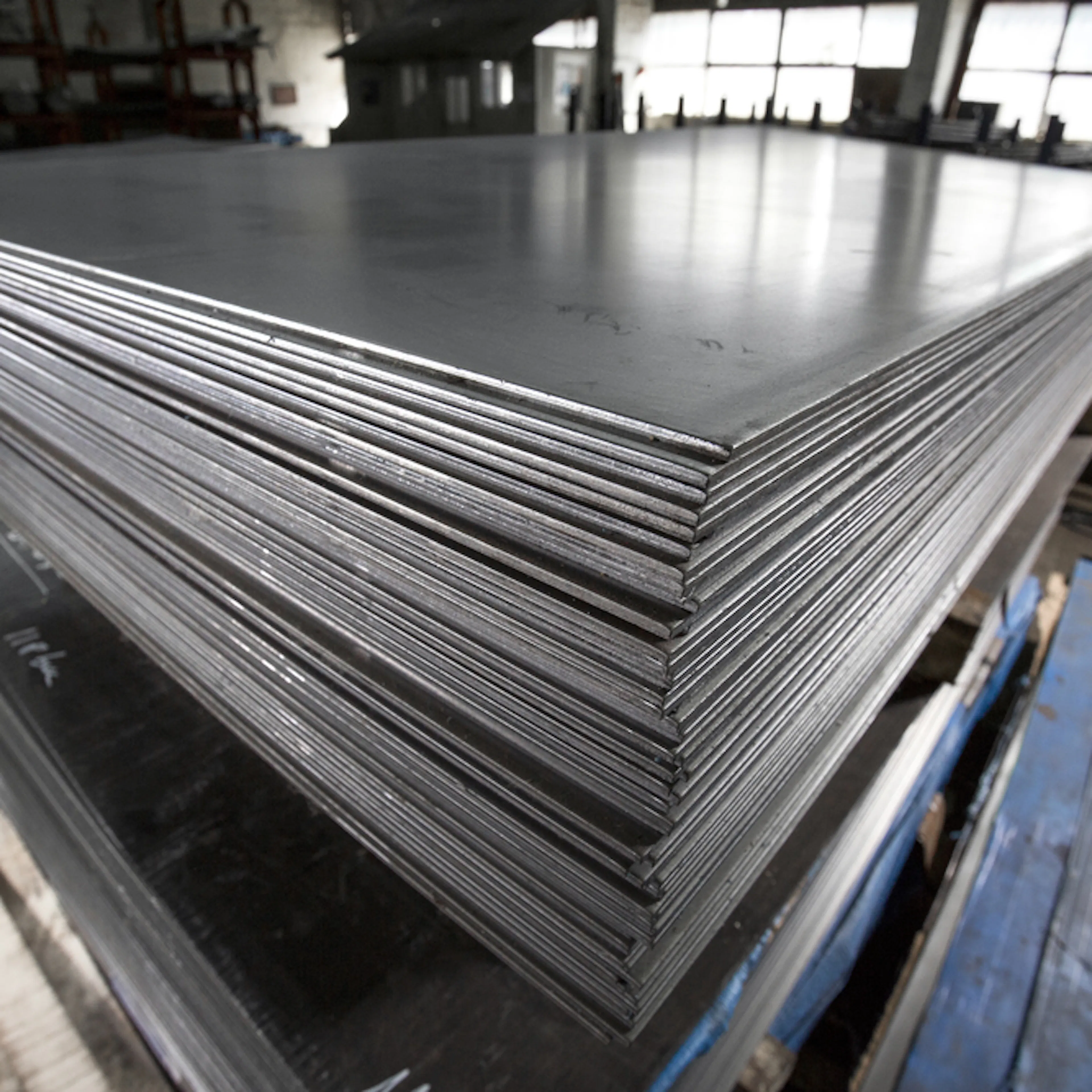 434 stainless steel plates. Image Credit: Shutterstock.com/Alexandru Rosu