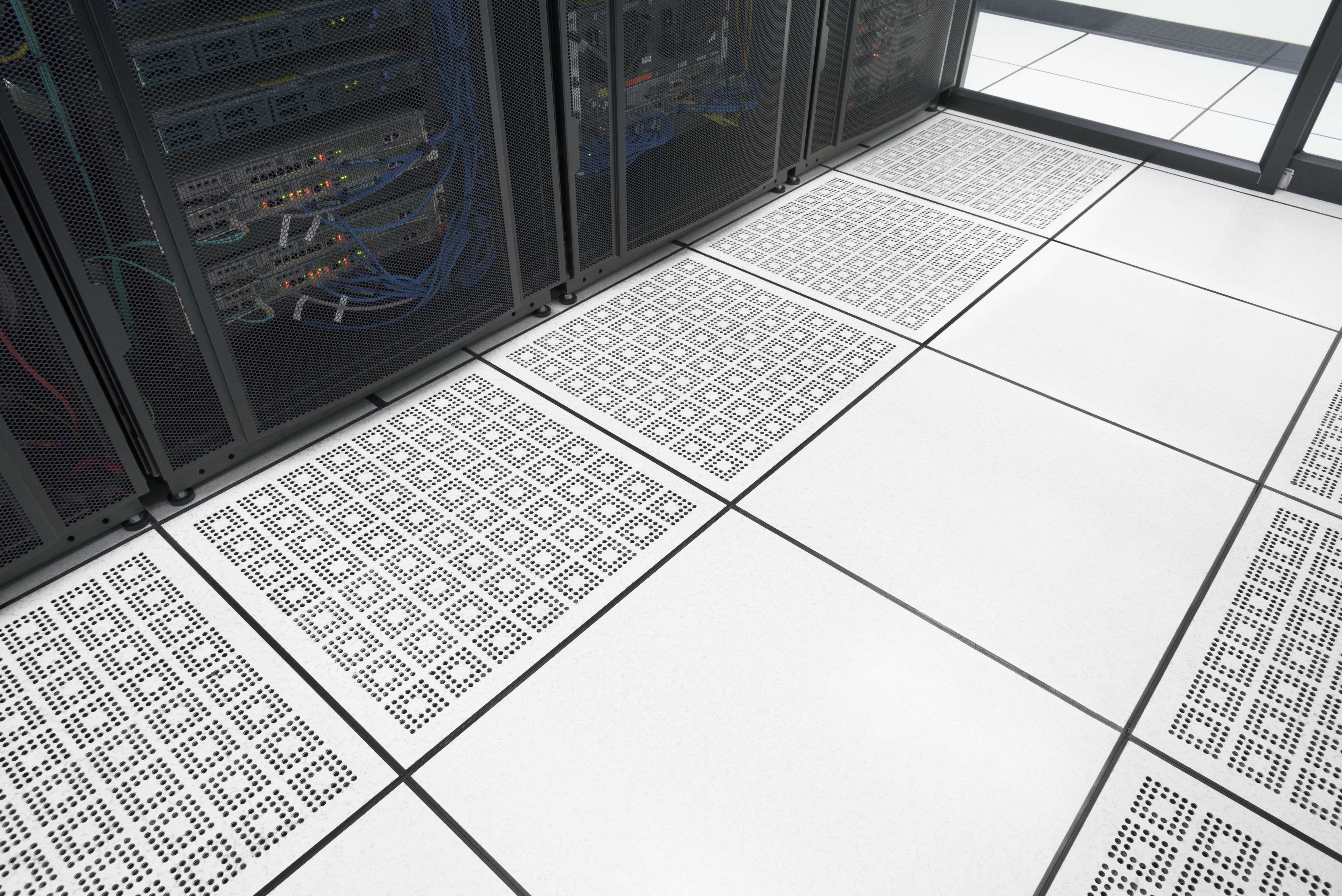 Raised Floor in Data Centers. Image credit: Shutterstock/Yentafern