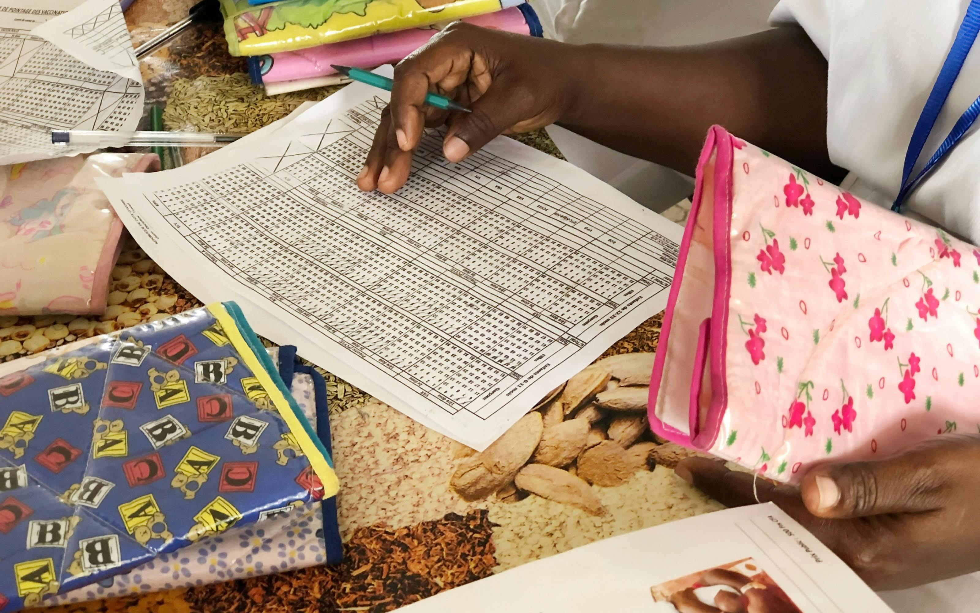 
Help to support the decision-making process and enrich the patient communication of public health workers in Nigeria, Ivory Coast and Mozambique through better designed paper-based information systems.