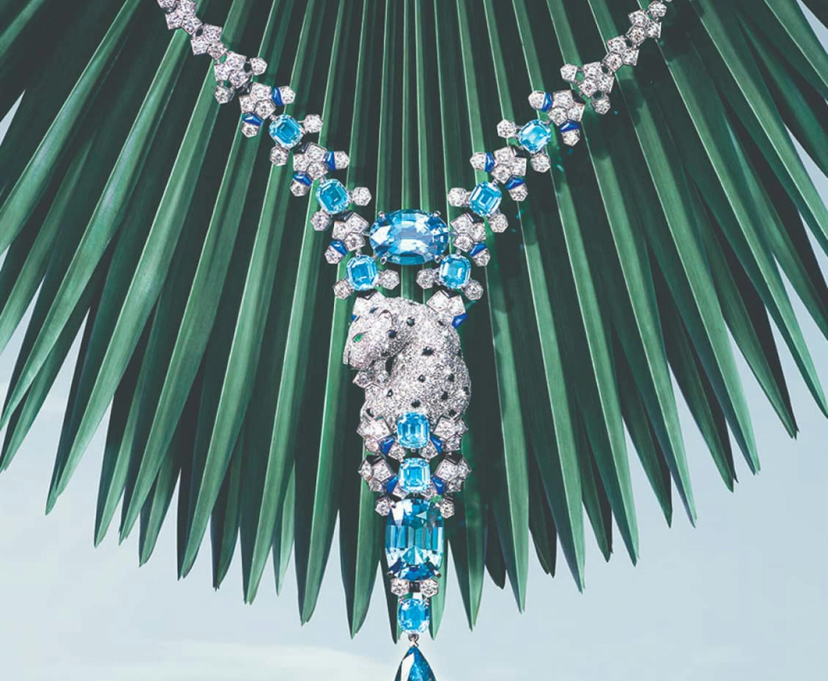 Panthère Givrée高级珠宝项链, 白金,海蓝宝石,青金石, 缟玛瑙,祖母绿,钻石