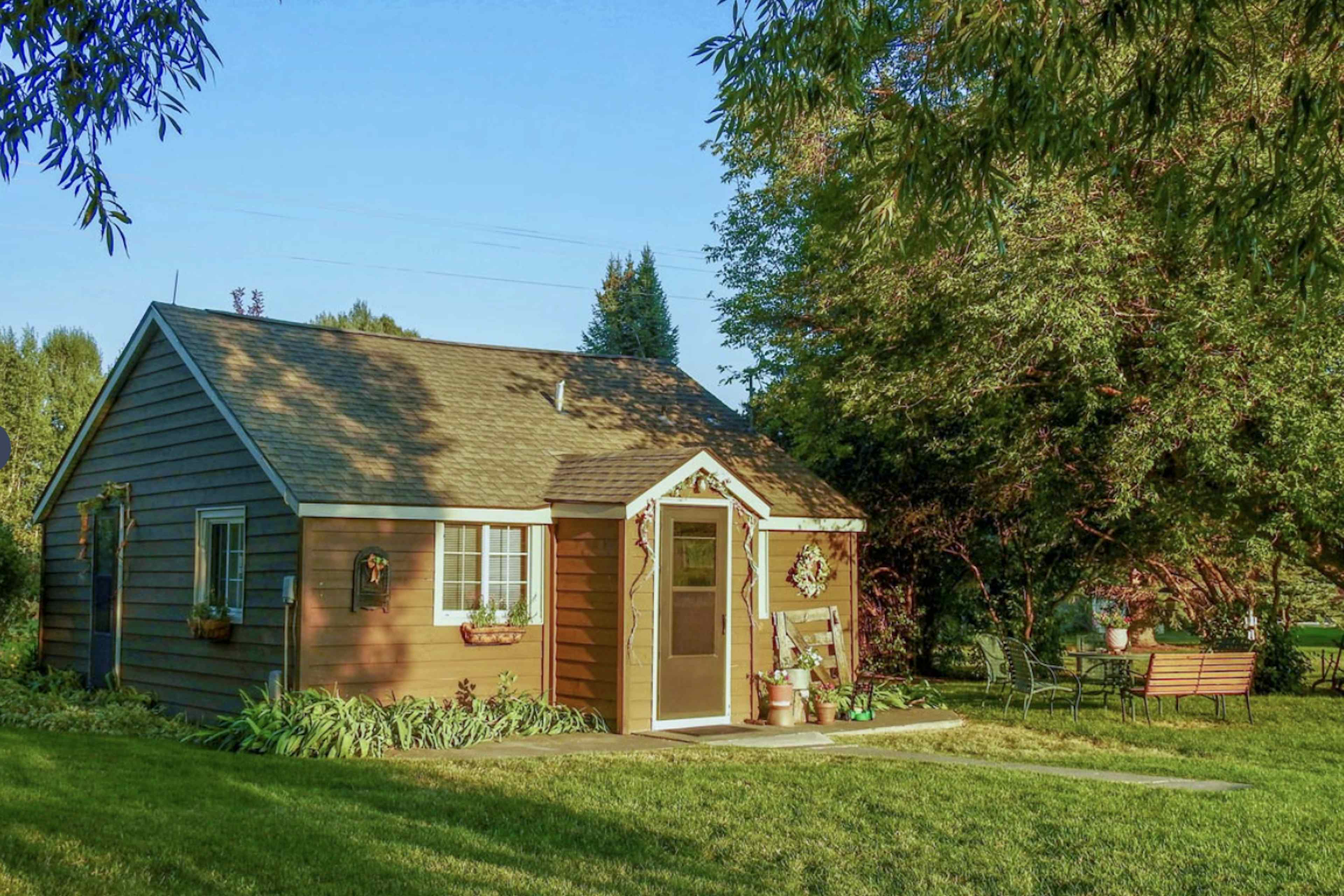 Lodging at Hansen Guest Ranch