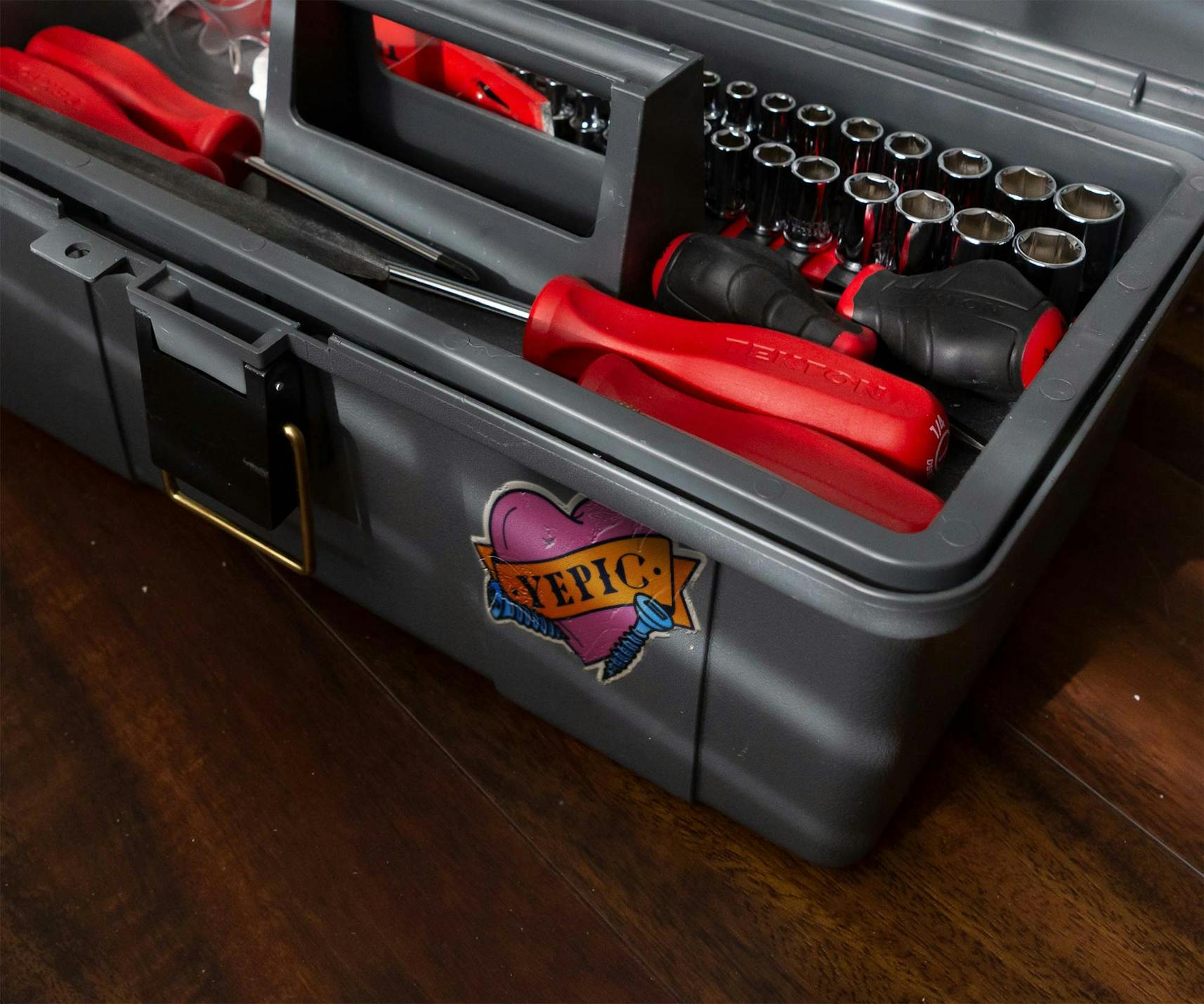 Yepic logo as a sticker on toolbox.