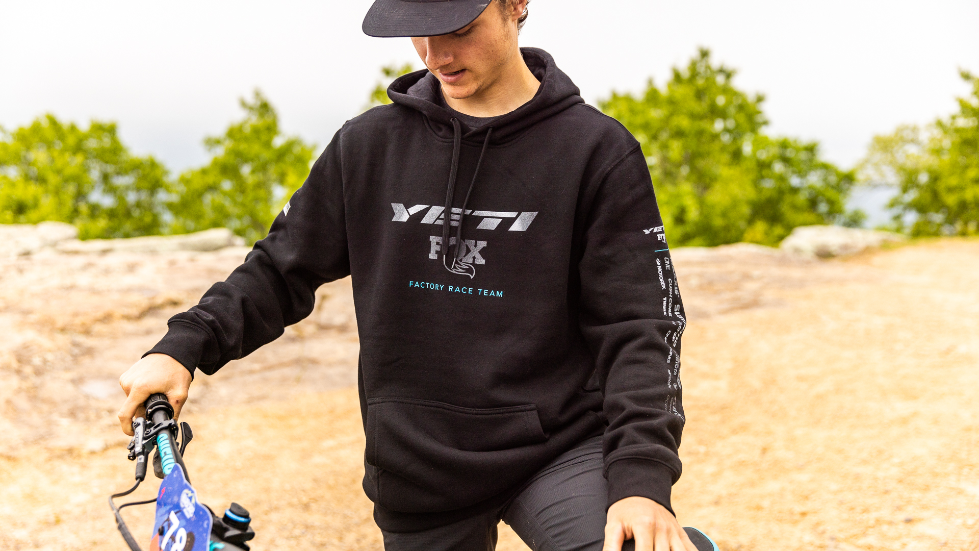 YETI FOX TEAM RACE 23 PULLOVER HOODIE Yeti Cycles