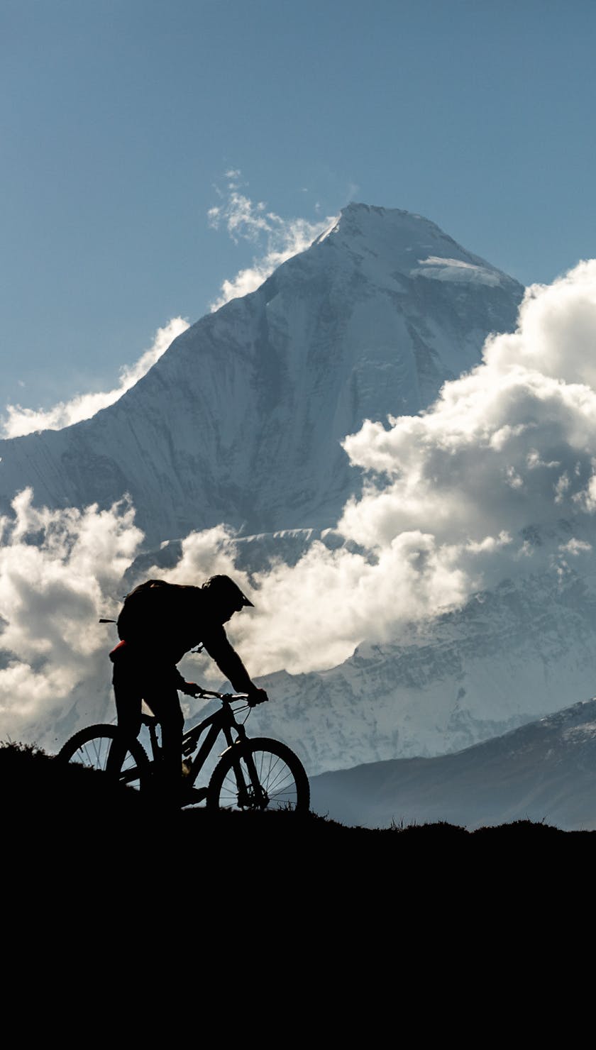 International Gathering Nepal - Riders, mountains and clouds.