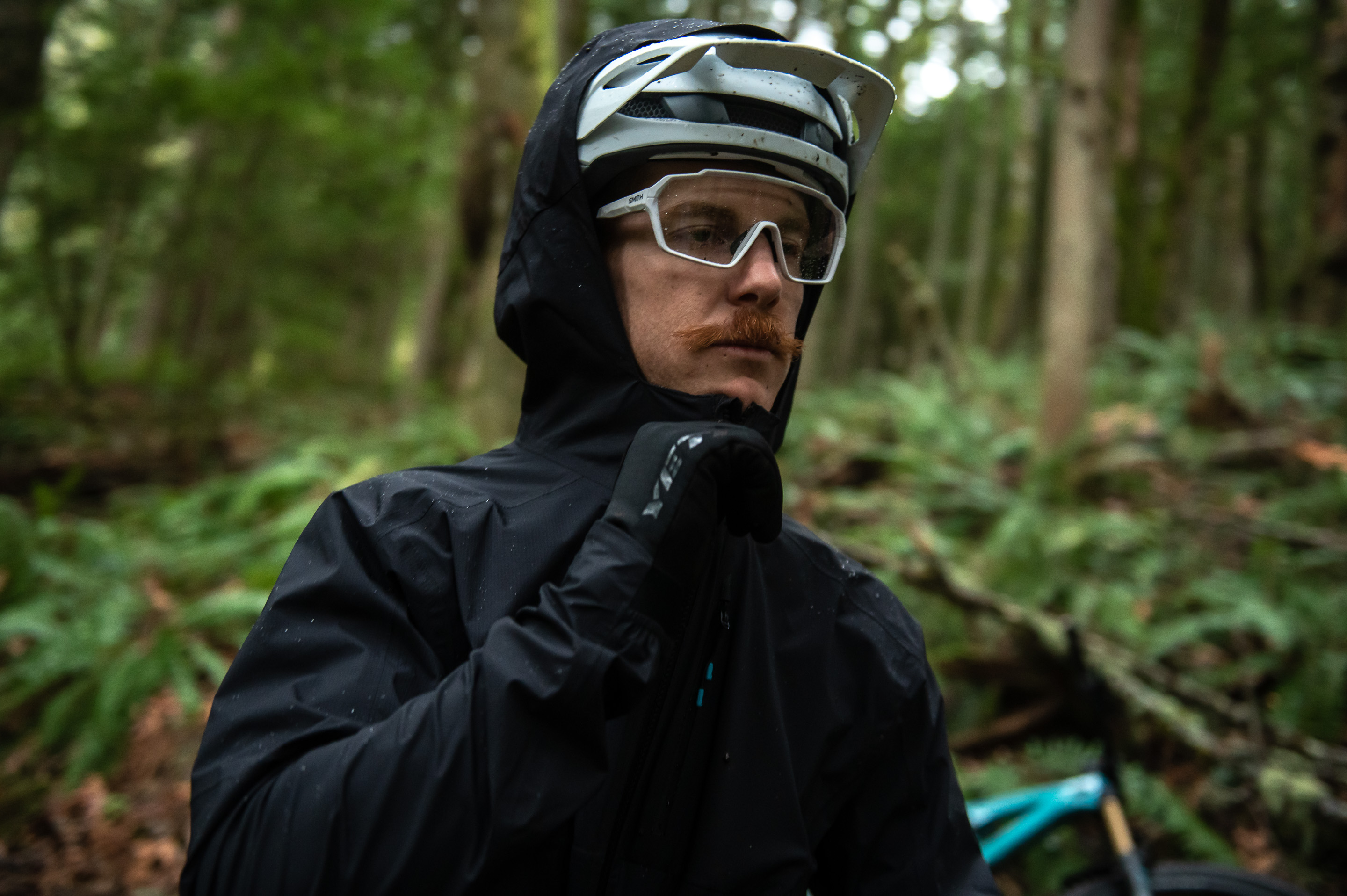 TURQ COMMIT JACKET - Yeti Cycles