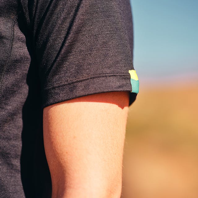 W'S Monument Merino S/S Jersey Detail