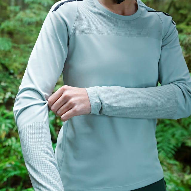 W'S TURQ Air L/S Jersey Detail