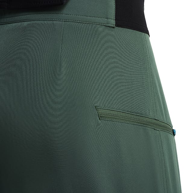 Rustler Short Detail