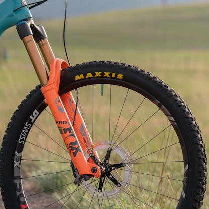 Fox 38 on the 2020 Yeti Fox Devo Team Bike