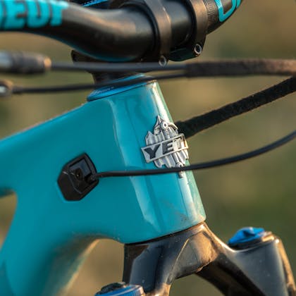 2022 Yeti / FOX Factory Team Race SB160