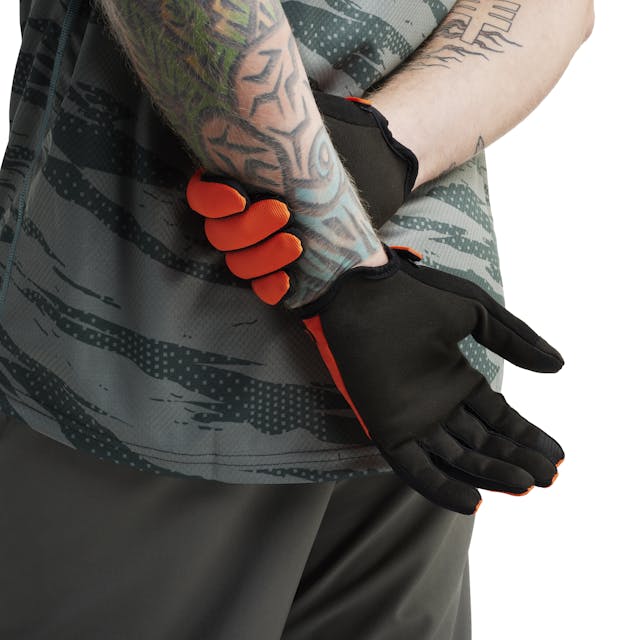 Maverick Glove Detail 
