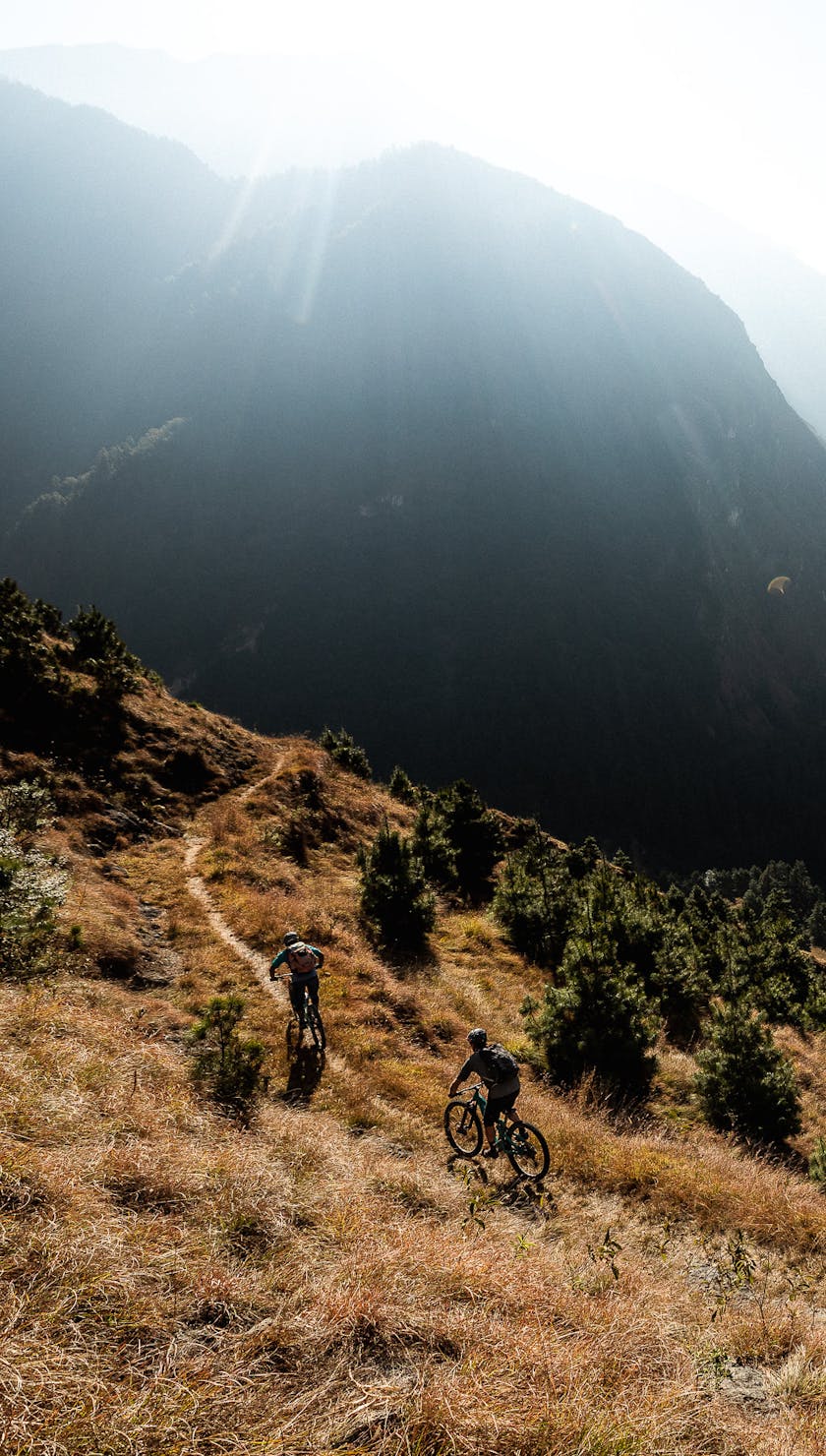 International Gathering Nepal - Riders on singletrack