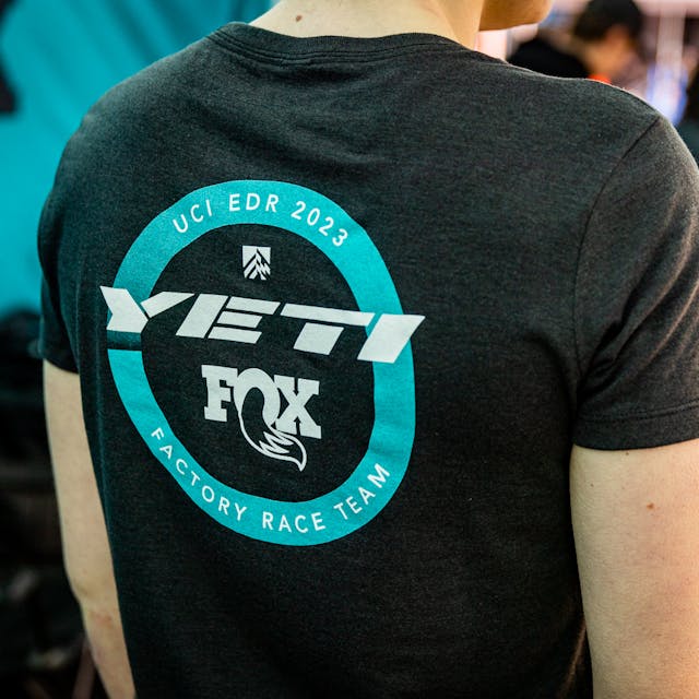 2023 Yeti / FOX Crest SS Tee