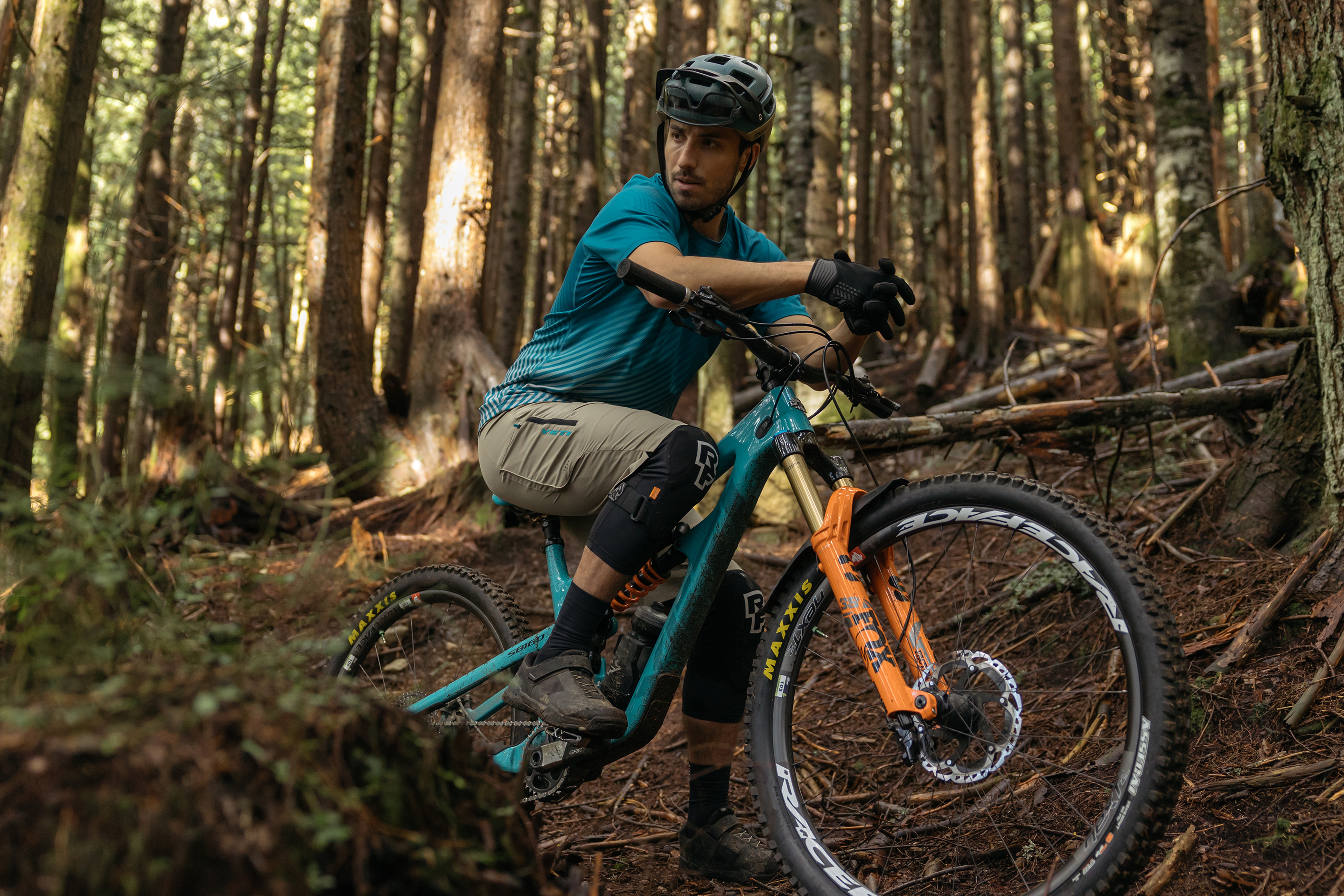 Yeti bike hot sale apparel