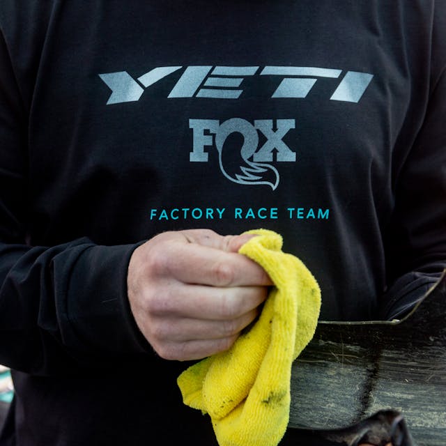 2023 Yeti / FOX Team LS Tee