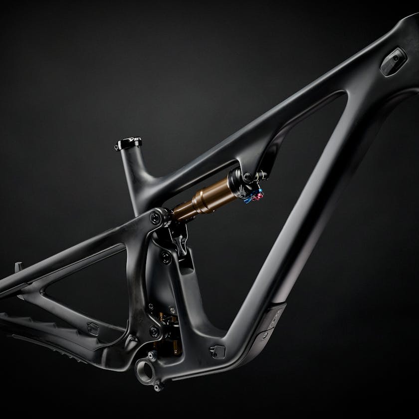 https://images.prismic.io/yeticyclescom/b47f5f71-c6c2-44f3-97c2-d328988fee02_2023_YetiCycles_Frame_Dark_SB120_Front.jpg?auto=compress,format&rect=480,0,1920,1920&w=840&h=840