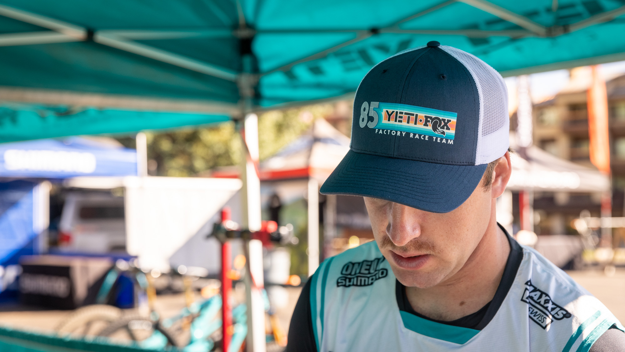 RACE TEAM RETRO TRUCKER HAT - Yeti Cycles