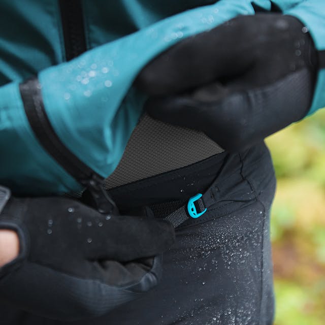 Turq Mystic Short Detail Shot