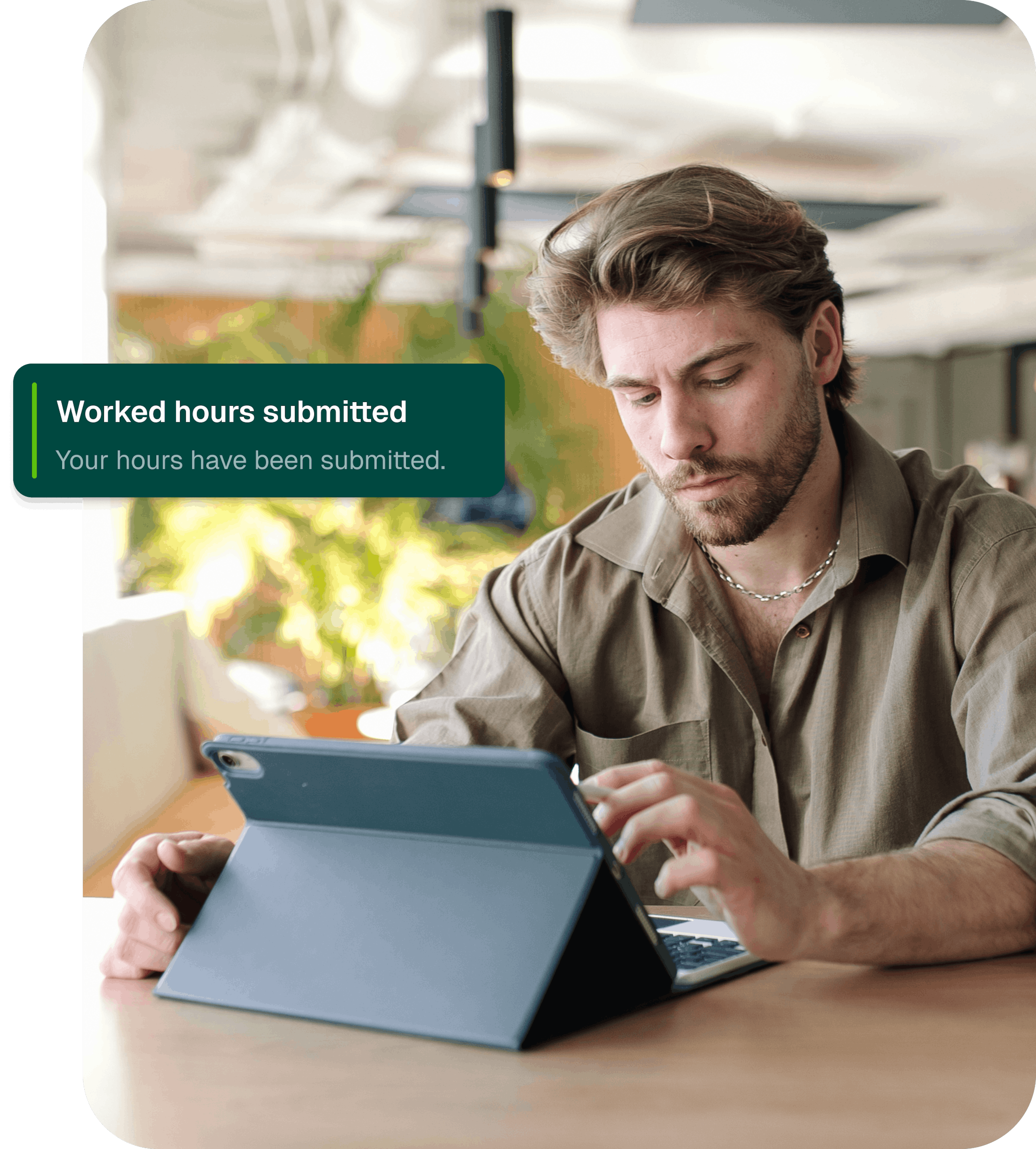 Employee sumbitting worked hours